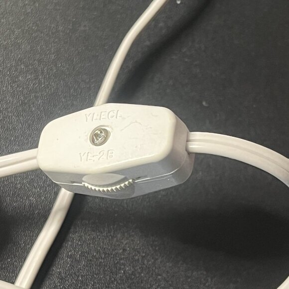 Dickens Towne Series SWEET SHOPPE 1997 Christmas Village Vintage Hand Painted - Picture 13 of 16